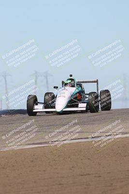 media/Oct-26-2025-CalClub SCCA (Sun) [[8ce1e69566]]/Group 3/Grapevine/